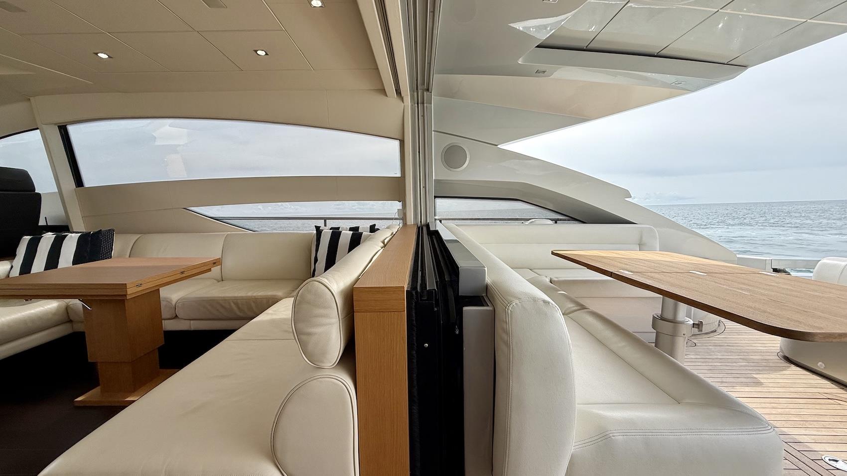 2011 PERSHING 64' 